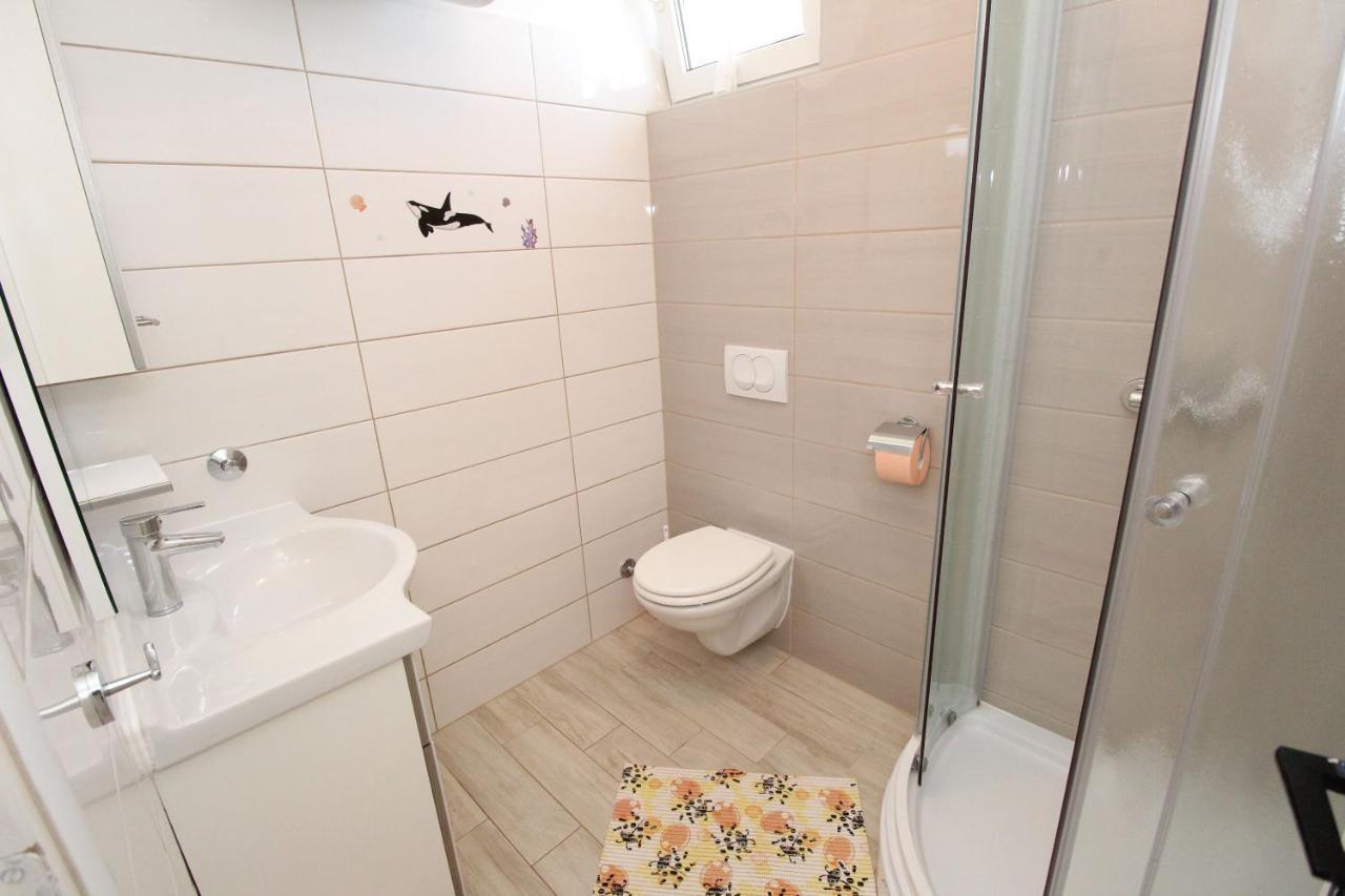 Apartment Marija Kolan Buitenkant foto