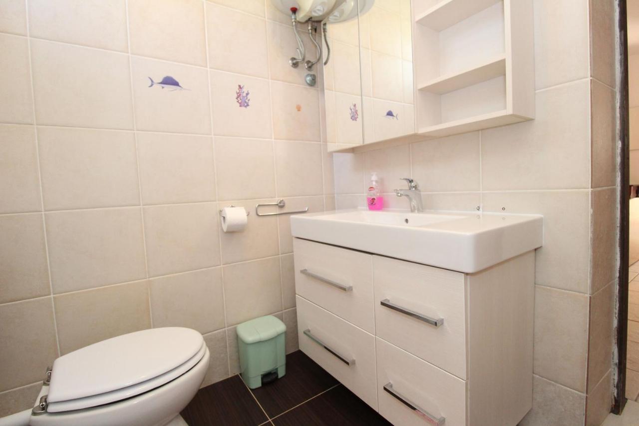 Apartment Marija Kolan Buitenkant foto
