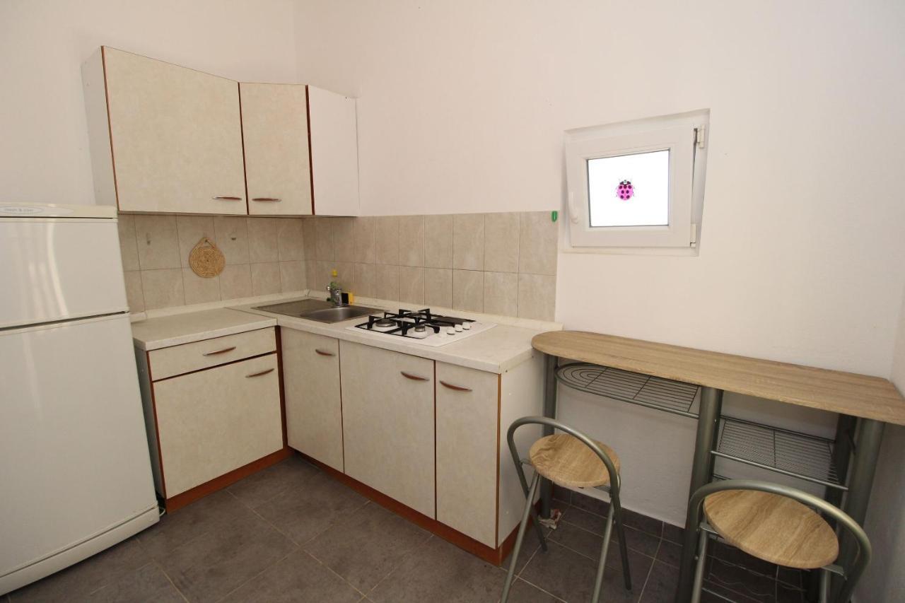Apartment Marija Kolan Buitenkant foto